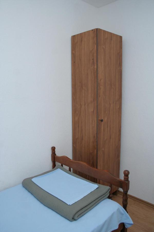 Apartment Zarace - Gdinj 4598A Eksteriør bilde