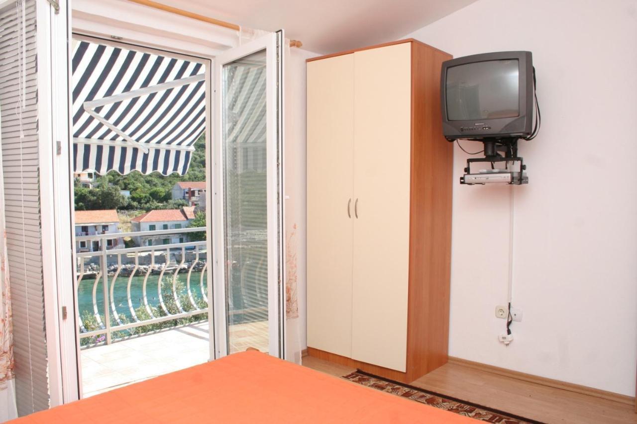 Apartment Zarace - Gdinj 4598A Eksteriør bilde