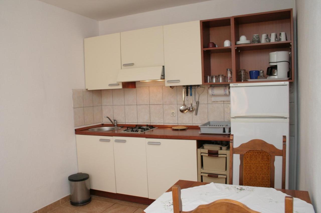 Apartment Zarace - Gdinj 4598A Eksteriør bilde
